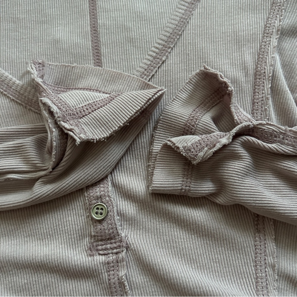 Urban Outfitters Out From Under Mauve Long Sleeve Button Front Crop Top Medium - Picture 7 of 9